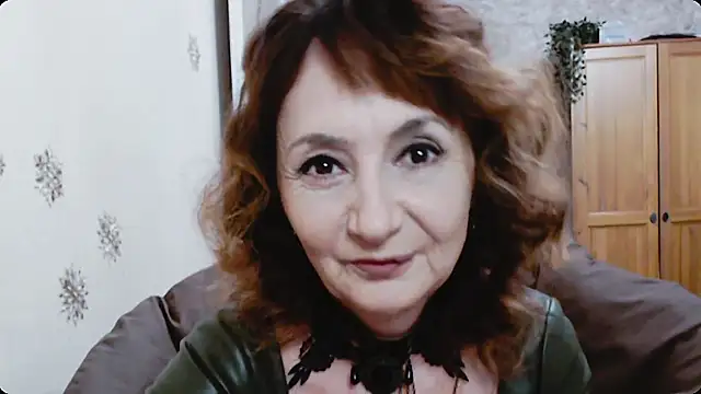 AnnieEltgant online show from 12/14/25, 06:19