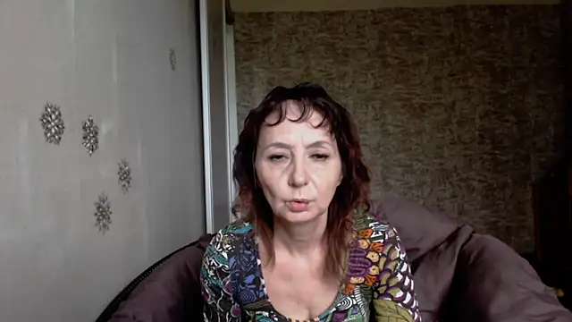 AnnieEltgant online show from 06/02/26, 07:41