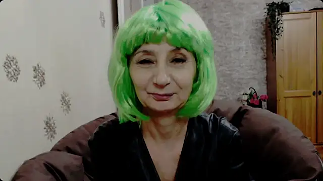 AnnieEltgant online show from 12/18/25, 02:21