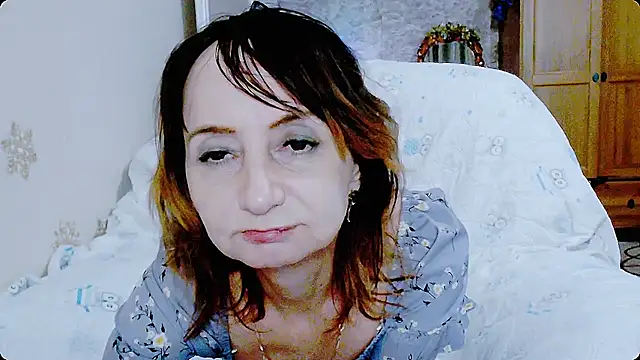 Snapshot of AnnieEltgant chatting on 12/26/24, 02:59 AnnieEltgant online show from 12/26/24, 02:59