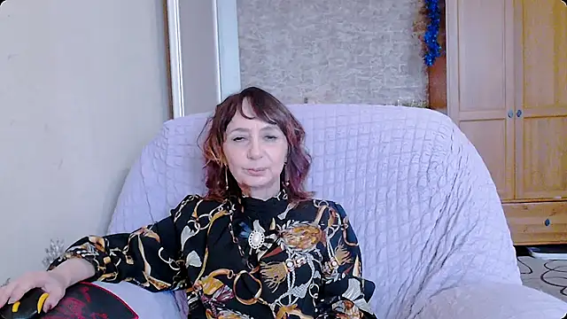 Snapshot of AnnieEltgant chatting on 12/30/24, 07:04 AnnieEltgant online show from 12/30/24, 07:04