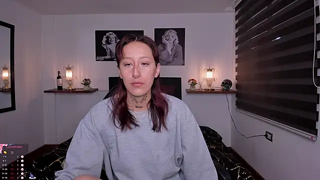 Snapshot of Mariana_Joness chatting on 10/11/25, 02:12 Mariana Joness online show from 10/11/25, 02:12