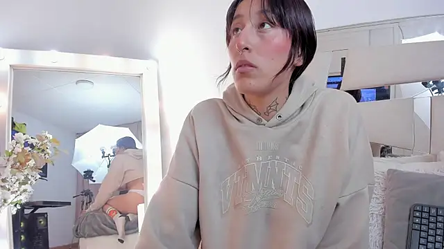 Mariana Joness online show from 01/13/26, 02:15