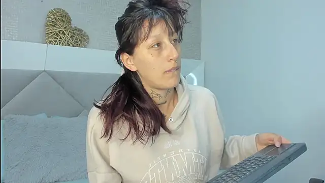 Mariana Joness online show from 03/28/26, 02:34