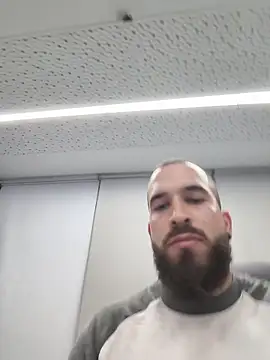 Snapshot of molok329 chatting on 01/12/26, 03:13 molok329 online show from 01/12/26, 03:13