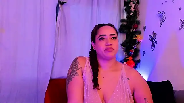 Snapshot of HannaMiills@xh chatting on 04/06/26, 04:30 HannaMiillsxh online show from 04/06/26, 04:30