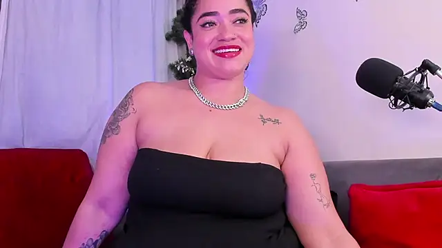 HannaMiillsxh online show from 05/25/26, 01:54