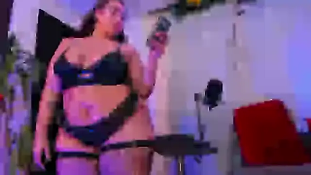 HannaMiillsxh online show from 04/21/26, 02:01
