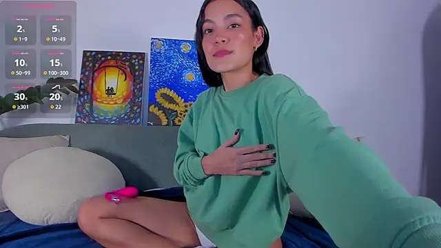 TIFFANYRUSSO online show from 10/09/25, 04:24