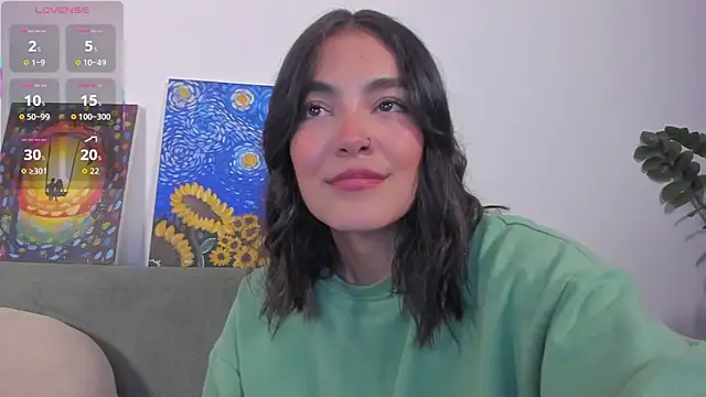 TIFFANYRUSSO online show from 04/10/26, 05:47