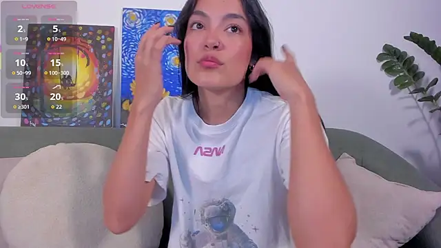 TIFFANYRUSSO online show from 03/06/26, 05:02