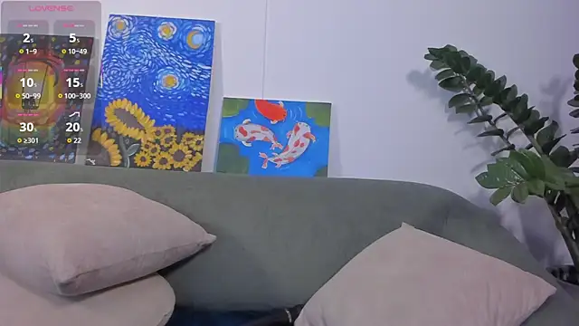 TIFFANYRUSSO online show from 04/15/26, 05:24