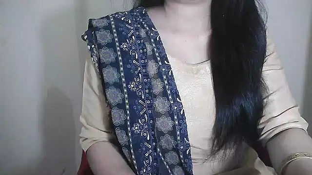 Snapshot of Chanchal--Navya chatting on 02/14/25, 01:51 Chanchal--Navya online show from 02/14/25, 01:51