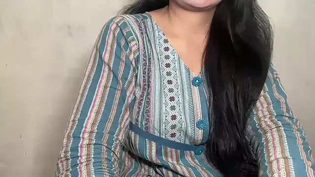 Snapshot of Chanchal--Navya chatting on 10/14/25, 01:12 Chanchal--Navya online show from 10/14/25, 01:12