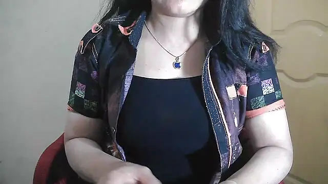 Snapshot of Chanchal--Navya chatting on 03/01/25, 05:16 Chanchal--Navya online show from 03/01/25, 05:16