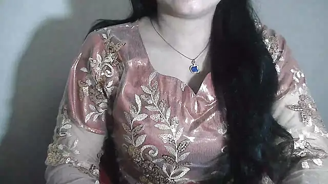 Snapshot of Chanchal--Navya chatting on 03/08/25, 05:11 Chanchal--Navya online show from 03/08/25, 05:11