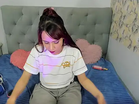 Snapshot of GiannaGoddes chatting on 03/22/25, 10:28 GiannaGoddes online show from 03/22/25, 10:28