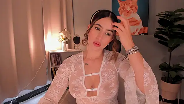 LiaPearce online show from 10/27/25, 12:28