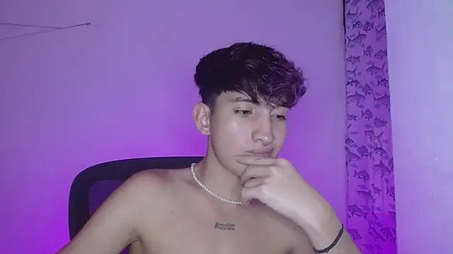 Snapshot of littlextreme chatting on 02/15/25, 04:58 littlextreme online show from 02/15/25, 04:58