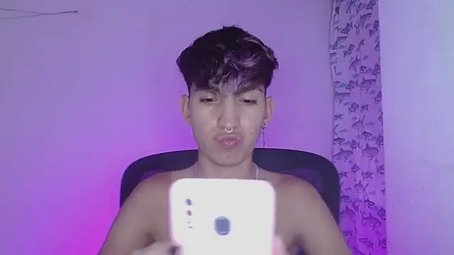 Snapshot of littlextreme chatting on 02/13/25, 12:46 littlextreme online show from 02/13/25, 12:46