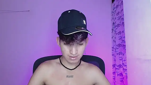 Snapshot of littlextreme chatting on 02/26/25, 06:19 littlextreme online show from 02/26/25, 06:19