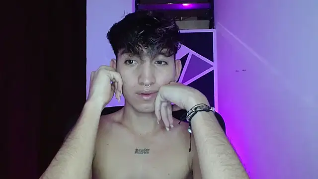 Snapshot of littlextreme chatting on 03/18/25, 04:29 littlextreme online show from 03/18/25, 04:29