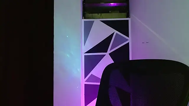 Snapshot of littlextreme chatting on 03/18/25, 07:33 littlextreme online show from 03/18/25, 07:33