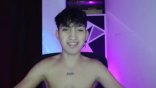 Snapshot of littlextreme chatting on 03/18/25, 01:24 littlextreme online show from 03/18/25, 01:24