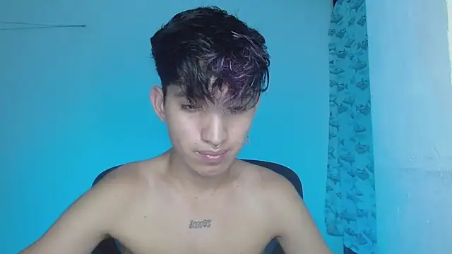 Snapshot of littlextreme chatting on 02/24/25, 05:11 littlextreme online show from 02/24/25, 05:11