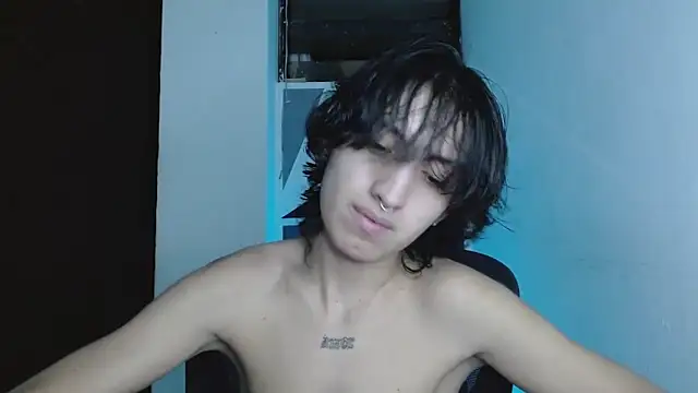 Snapshot of littlextreme chatting on 06/20/26, 03:33 littlextreme online show from 06/20/26, 03:33