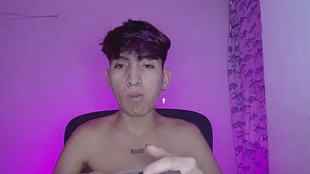 Snapshot of littlextreme chatting on 02/11/25, 02:57 littlextreme online show from 02/11/25, 02:57