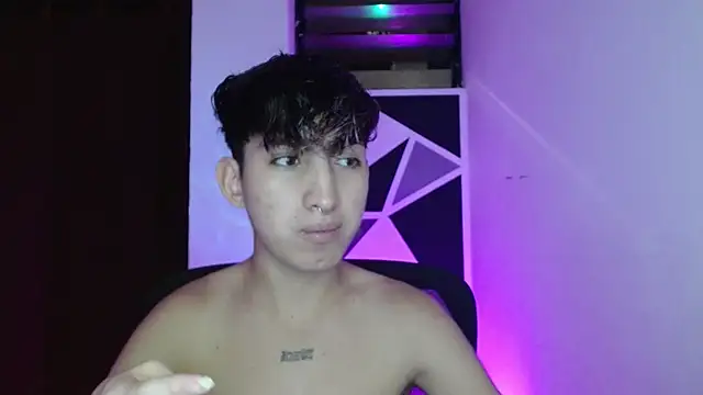 Snapshot of littlextreme chatting on 03/19/25, 03:41 littlextreme online show from 03/19/25, 03:41