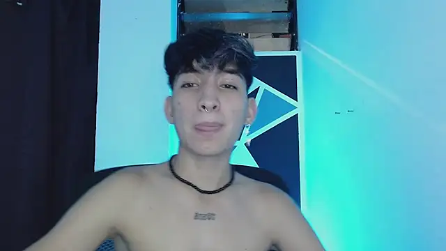 Snapshot of littlextreme chatting on 03/11/25, 01:16 littlextreme online show from 03/11/25, 01:16