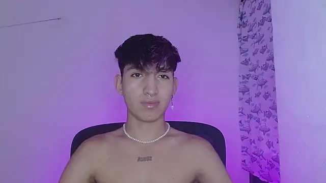 Snapshot of littlextreme chatting on 02/17/25, 12:54 littlextreme online show from 02/17/25, 12:54