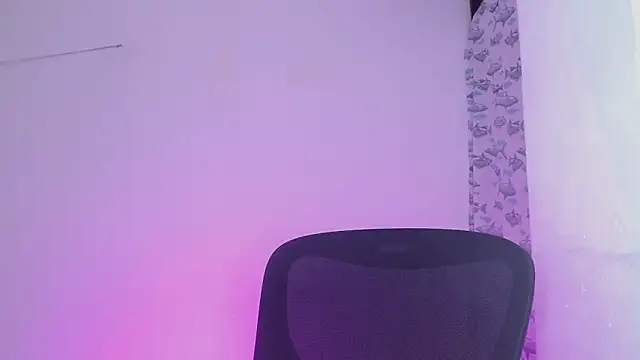 Snapshot of littlextreme chatting on 02/22/25, 02:39 littlextreme online show from 02/22/25, 02:39