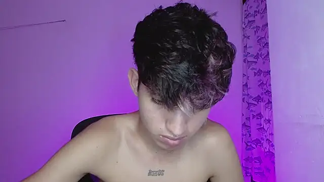 Snapshot of littlextreme chatting on 02/27/25, 10:33 littlextreme online show from 02/27/25, 10:33