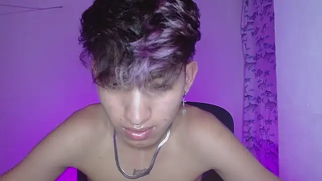 Snapshot of littlextreme chatting on 02/13/25, 03:50 littlextreme online show from 02/13/25, 03:50