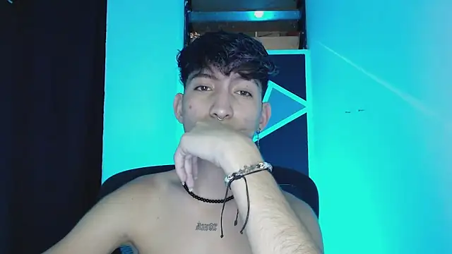 Snapshot of littlextreme chatting on 03/10/25, 04:07 littlextreme online show from 03/10/25, 04:07