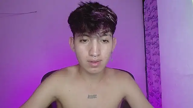 Snapshot of littlextreme chatting on 02/21/25, 07:23 littlextreme online show from 02/21/25, 07:23