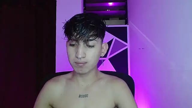 Snapshot of littlextreme chatting on 03/22/25, 07:15 littlextreme online show from 03/22/25, 07:15