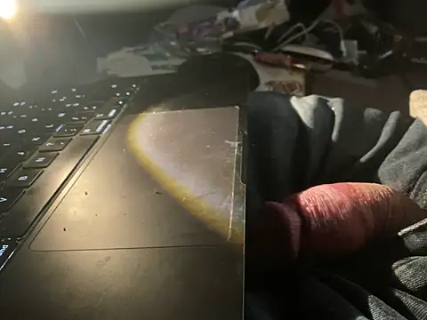 Snapshot of juicyprecumboy chatting on 04/04/26, 12:28 juicyprecumboy online show from 04/04/26, 12:28