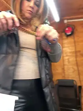 Snapshot of DaisyVibesss chatting on 01/04/25, 09:43 DaisyVibesss online show from 01/04/25, 09:43