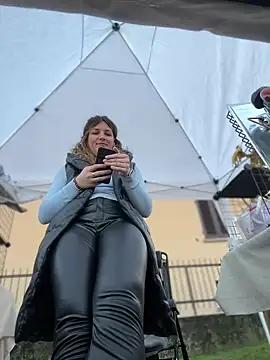 Snapshot of DaisyVibesss chatting on 02/02/25, 03:39 DaisyVibesss online show from 02/02/25, 03:39