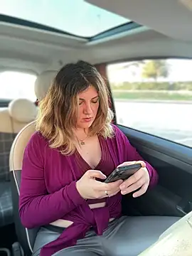 Snapshot of DaisyVibesss chatting on 01/12/25, 03:14 DaisyVibesss online show from 01/12/25, 03:14