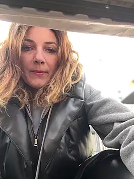 Snapshot of DaisyVibesss chatting on 02/02/25, 09:29 DaisyVibesss online show from 02/02/25, 09:29