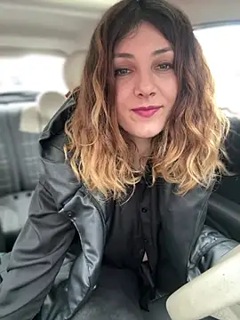 Snapshot of DaisyVibesss chatting on 03/12/25, 03:29 DaisyVibesss online show from 03/12/25, 03:29