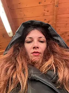 DaisyVibesss online show from 12/20/25, 10:29