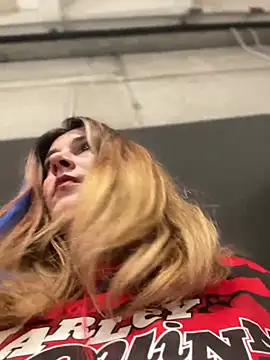 Snapshot of DaisyVibesss chatting on 03/15/25, 10:46 DaisyVibesss online show from 03/15/25, 10:46