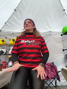 Snapshot of DaisyVibesss chatting on 02/26/25, 08:50 DaisyVibesss online show from 02/26/25, 08:50