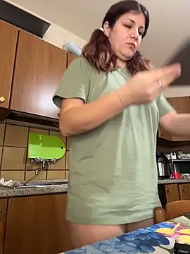 Snapshot of DaisyVibesss chatting on 11/18/25, 09:56 DaisyVibesss online show from 11/18/25, 09:56